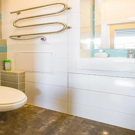 біля вокзалу подобово по вулиці коротка 11 сучасна після ремонту Leopoli