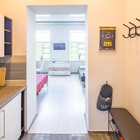 Appartamento біля вокзалу подобово по вулиці коротка 11 сучасна після ремонту Leopoli