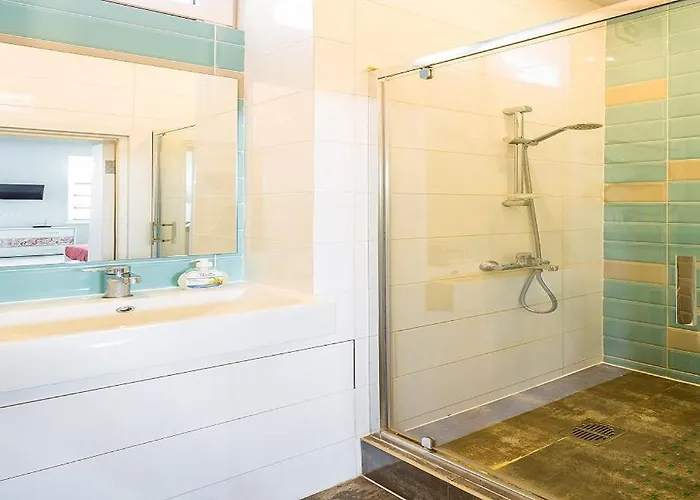 по вул.коротка 11 Апартаменти