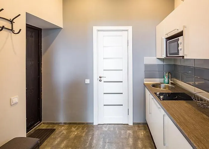 біля вокзалу подобово по вулиці коротка 11 сучасна після ремонту דירה לבוב