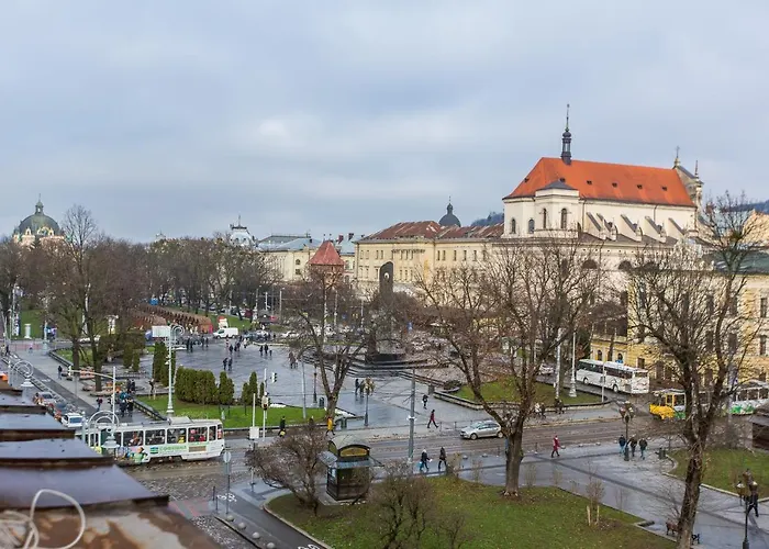 біля вокзалу подобово по вулиці коротка 11 сучасна після ремонту Apartamento *