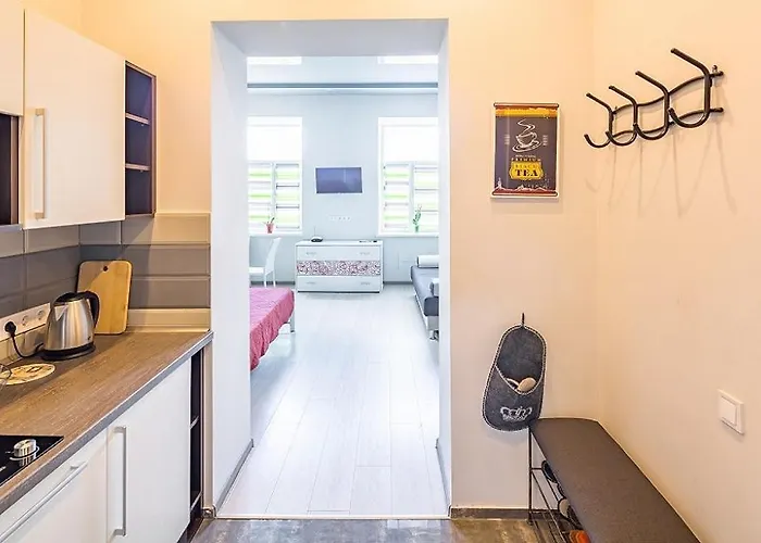 Appartement біля вокзалу подобово по вулиці коротка 11 сучасна після ремонту Lviv