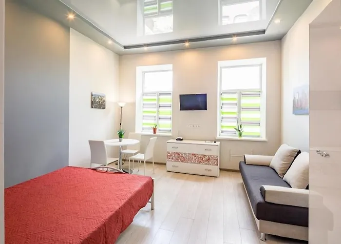 біля вокзалу подобово по вулиці коротка 11 сучасна після ремонту Appartement