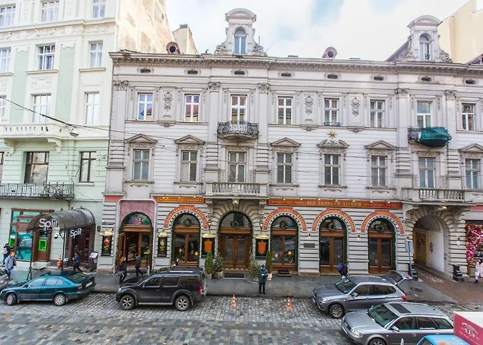 біля вокзалу подобово по вулиці коротка 11 сучасна після ремонту * Lviv